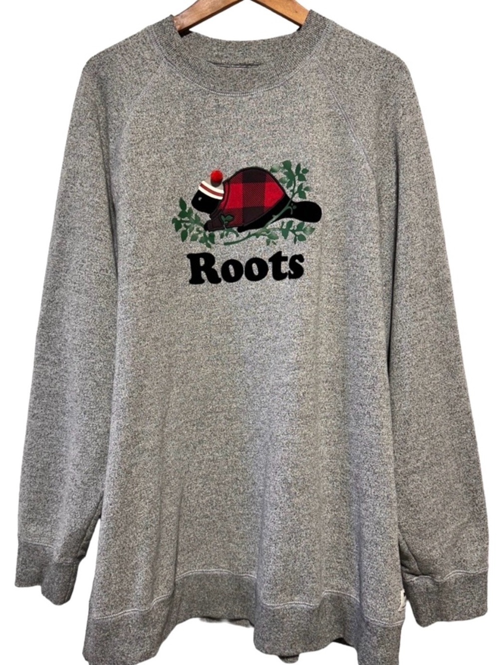 ROOTS Holiday Beaver Plaid Graphic Cabincore Canadiana Cozy Crewneck Christmas